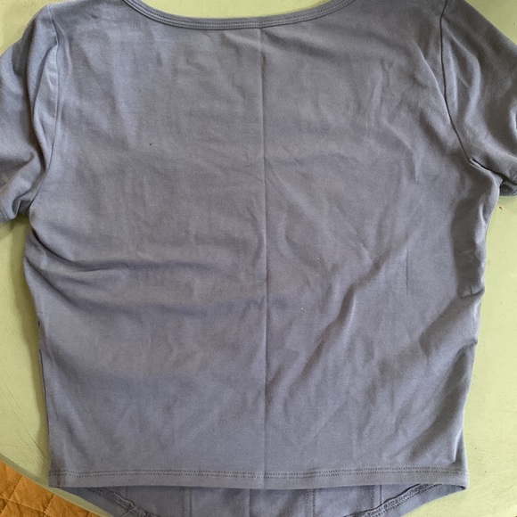 Cute Hollister Must-Have top! - Picture 2 of 3